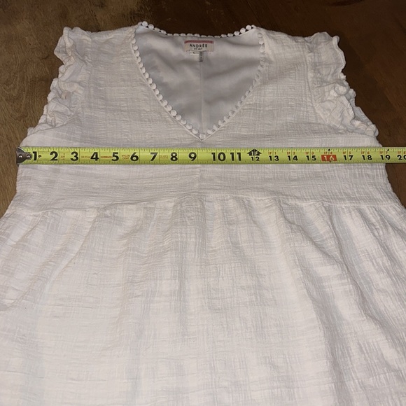 Andree by Unit white flutter sleeve top - Picture 4 of 9